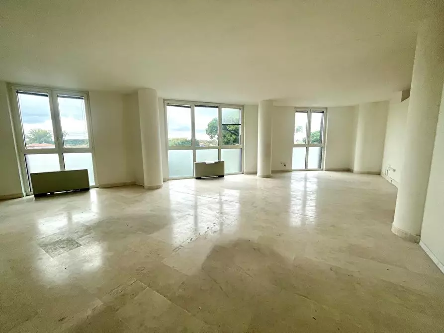 ufficio in vendita a Massa