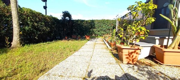appartamento in vendita a Massa in zona Marina di Massa