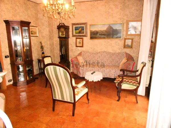 appartamento in vendita a Massa in zona Centro Storico