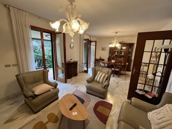casa indipendente in vendita a Massa