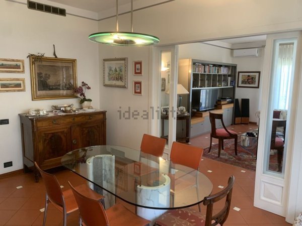 casa indipendente in vendita a Massa