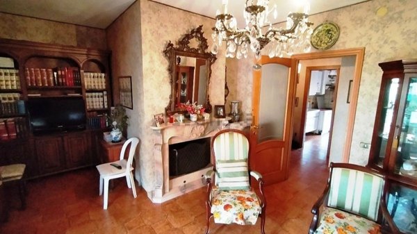 appartamento in vendita a Massa in zona Centro Storico