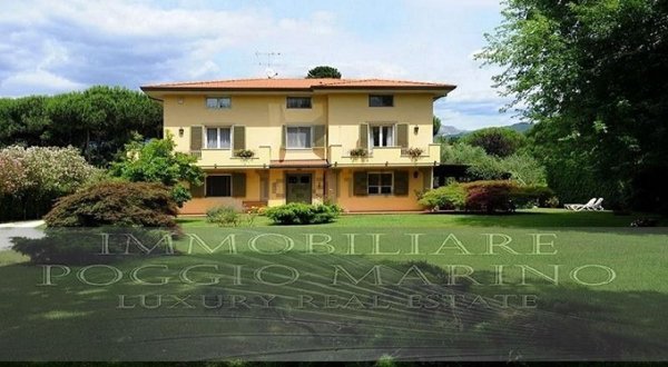 casa indipendente in vendita a Massa in zona Poveromo