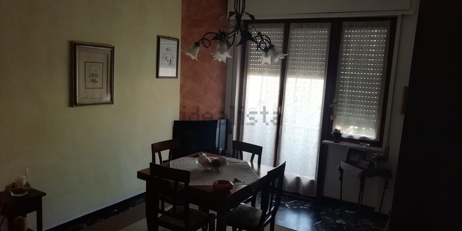 appartamento in vendita a Massa in zona Centro Storico