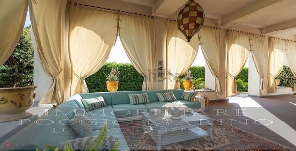villa in vendita a Massa in zona Poveromo