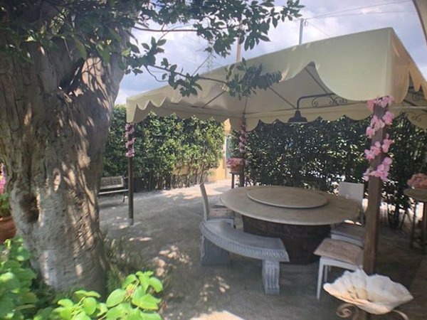 casa indipendente in vendita a Massa