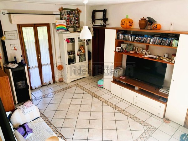 casa indipendente in vendita a Massa in zona Centro Storico