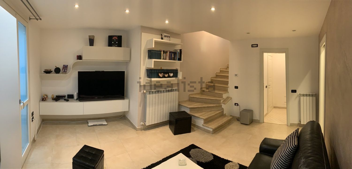 casa indipendente in vendita a Massa