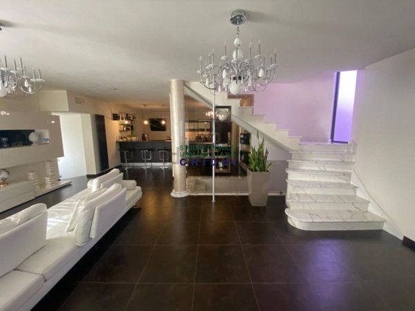 casa indipendente in vendita a Massa in zona Centro Storico