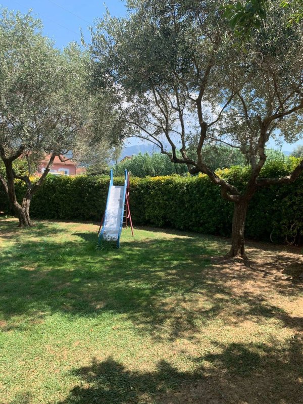 casa indipendente in vendita a Massa in zona Romagnano