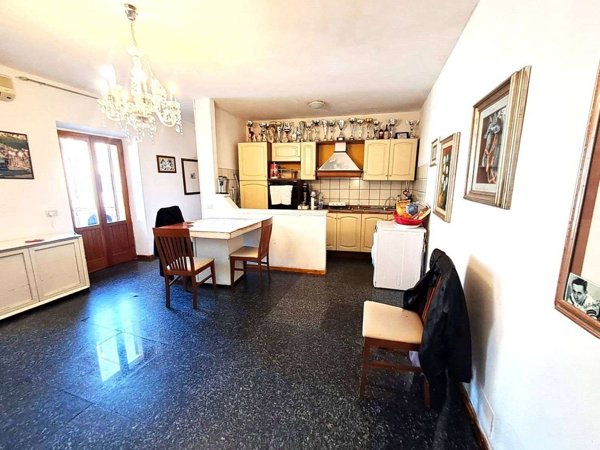 appartamento in vendita a Massa in zona Centro Storico