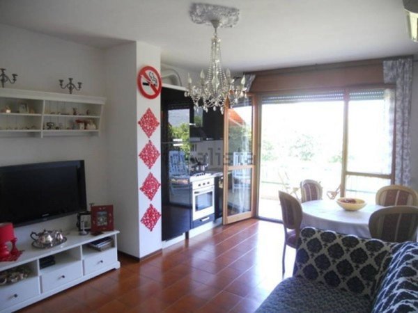 appartamento in vendita a Massa in zona Marina dei Ronchi