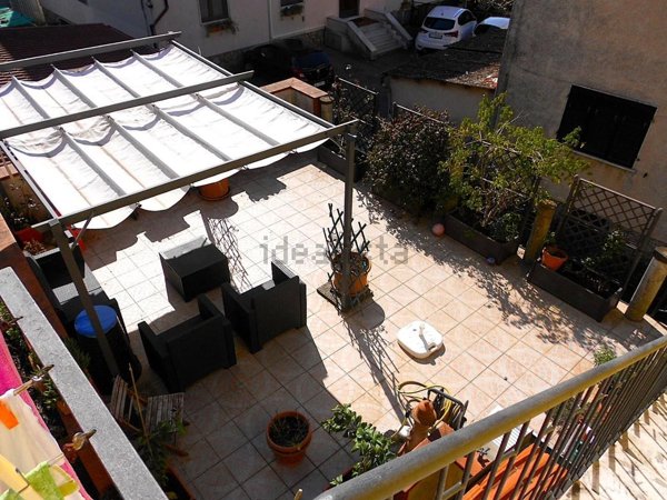 casa indipendente in vendita a Massa