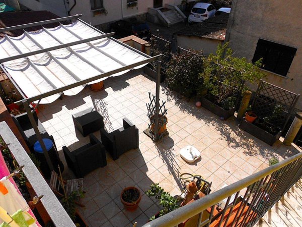 casa indipendente in vendita a Massa