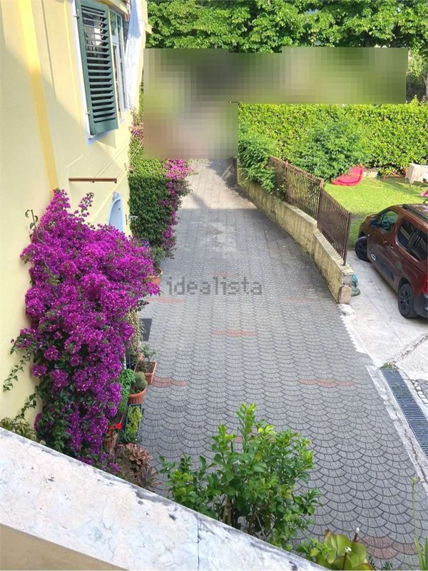 appartamento in vendita a Massa in zona Castagnola