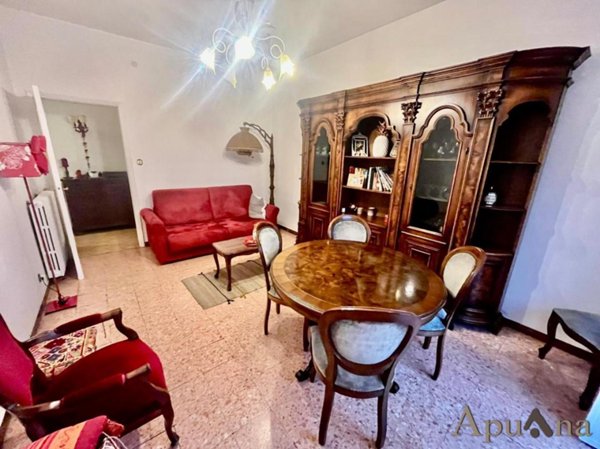 appartamento in vendita a Massa in zona Centro Storico