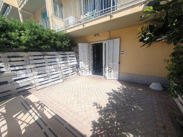 appartamento in vendita a Massa in zona Marina dei Ronchi
