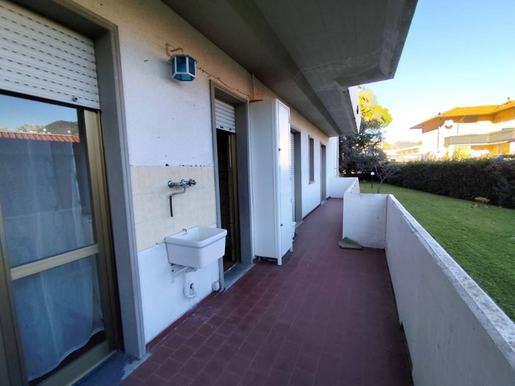 appartamento in vendita a Massa in zona Centro Storico