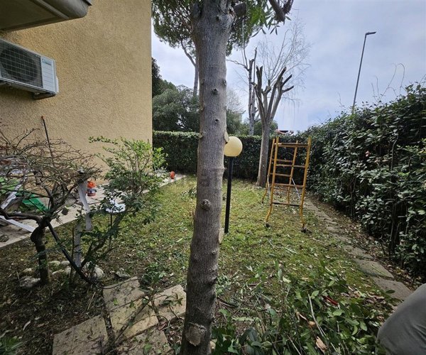 appartamento in vendita a Massa in zona Marina di Massa