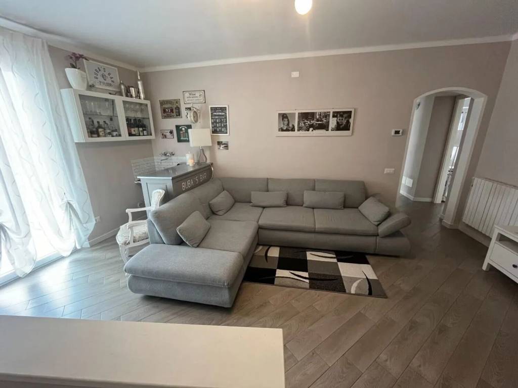 casa indipendente in vendita a Massa