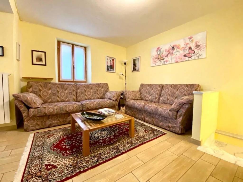 casa indipendente in vendita a Massa in zona Centro Storico