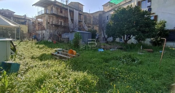 casa indipendente in vendita a Massa in zona Centro Storico