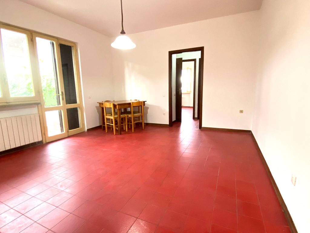 appartamento in vendita a Massa in zona Centro Storico