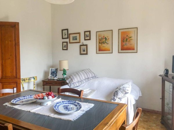 casa indipendente in vendita a Massa in zona Marina di Massa