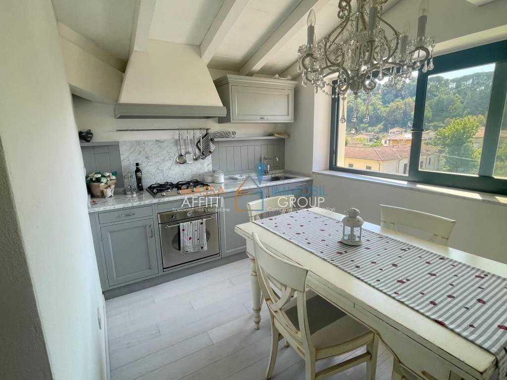 appartamento in vendita a Massa in zona Centro Storico
