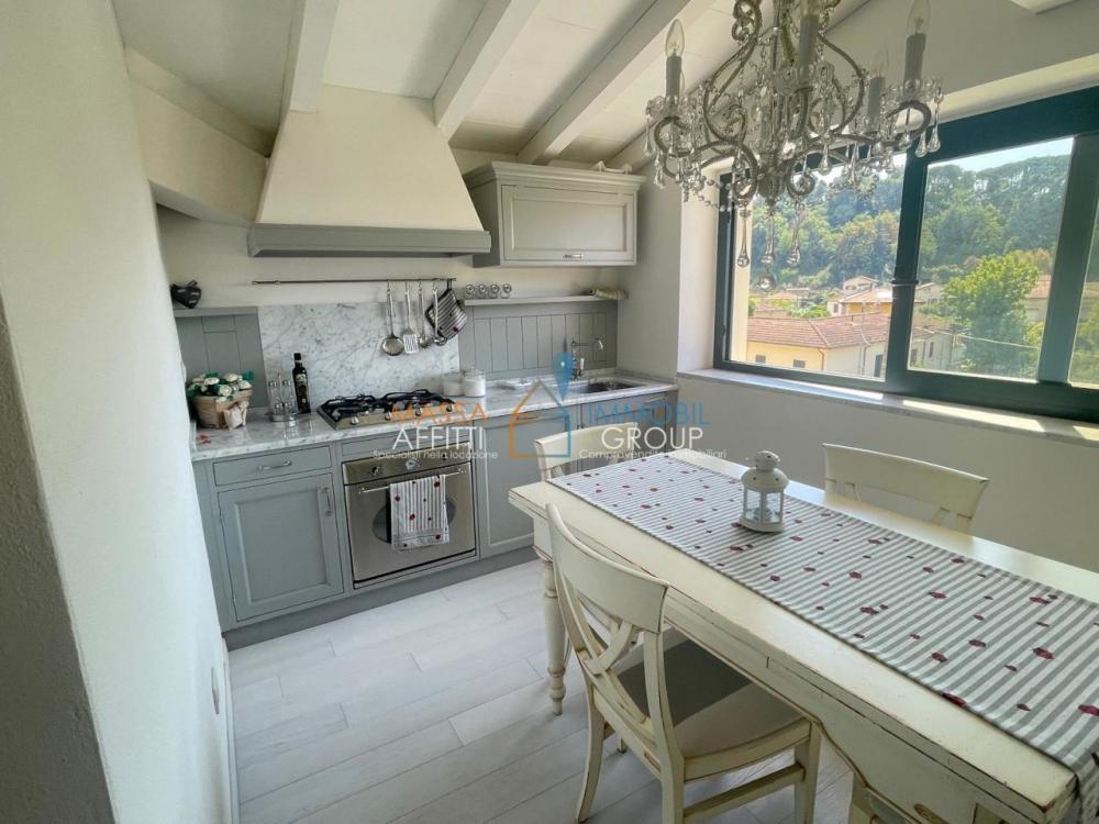 appartamento in vendita a Massa in zona Centro Storico