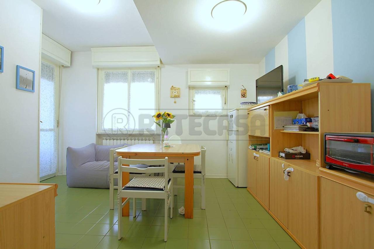 appartamento in vendita a Massa in zona Marina dei Ronchi