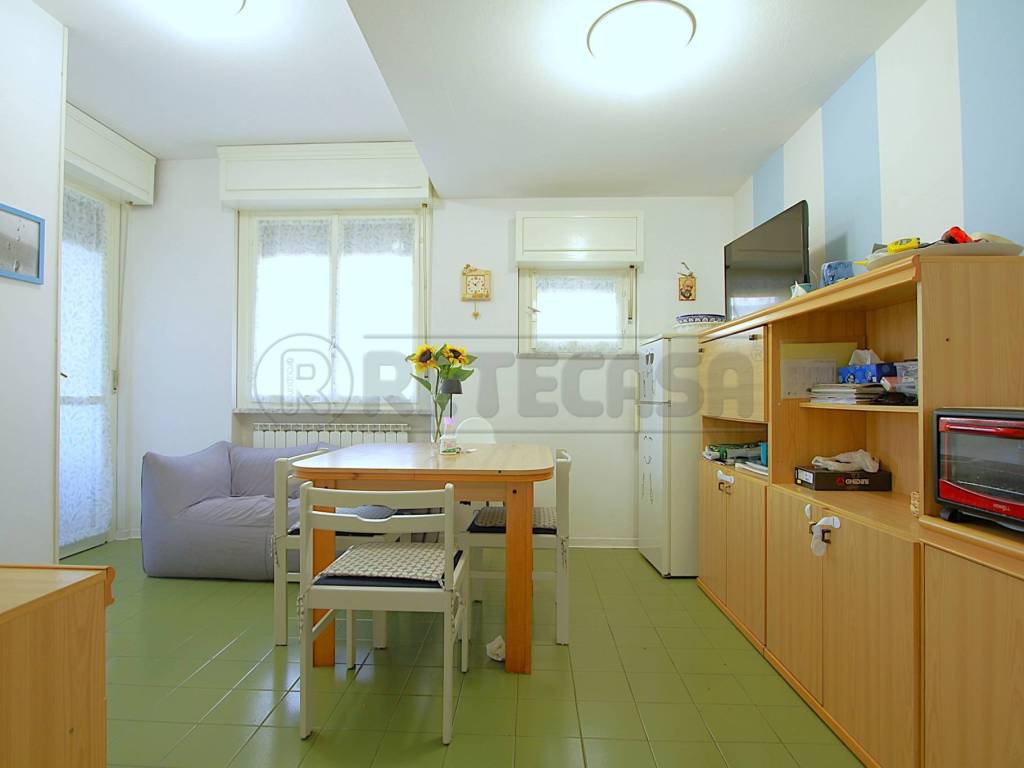 appartamento in vendita a Massa in zona Marina dei Ronchi