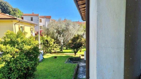 casa indipendente in vendita a Massa in zona Centro Storico