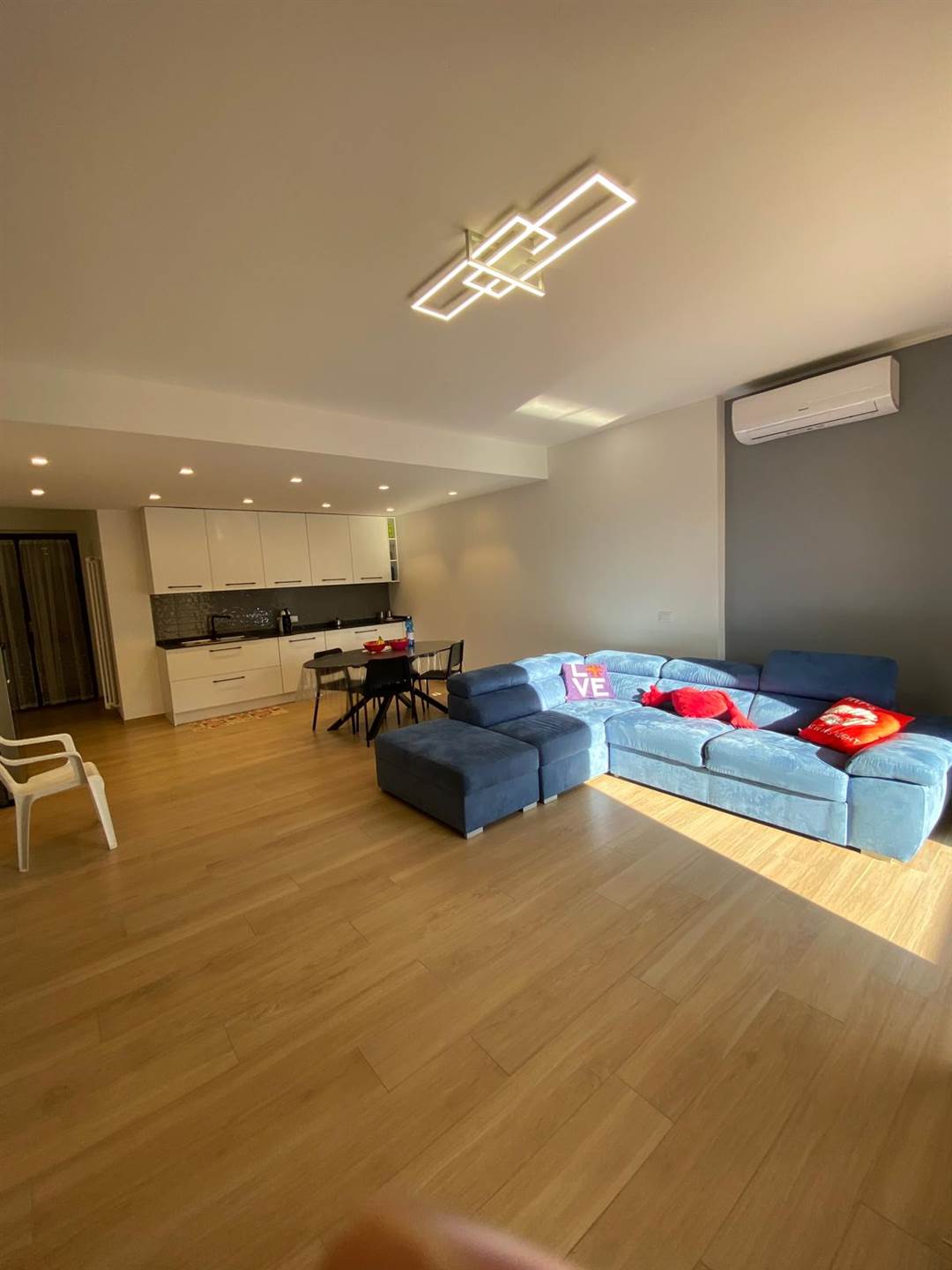 casa indipendente in vendita a Massa in zona Quercioli