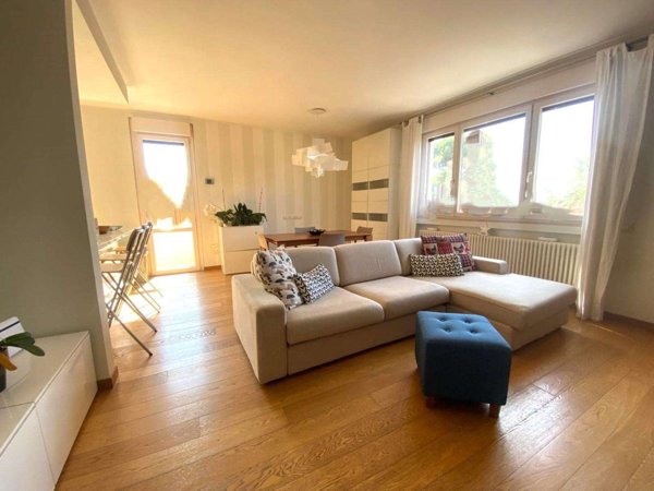 appartamento in vendita a Massa in zona Marina dei Ronchi