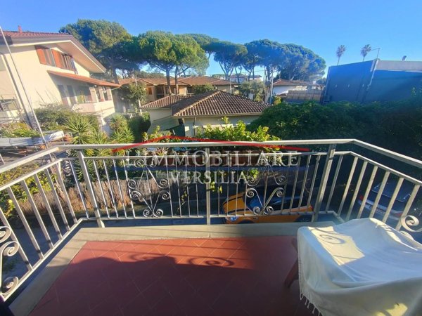 appartamento in vendita a Massa in zona Marina di Massa