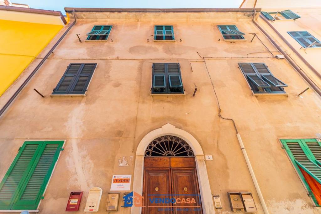 appartamento in vendita a Massa in zona Centro Storico