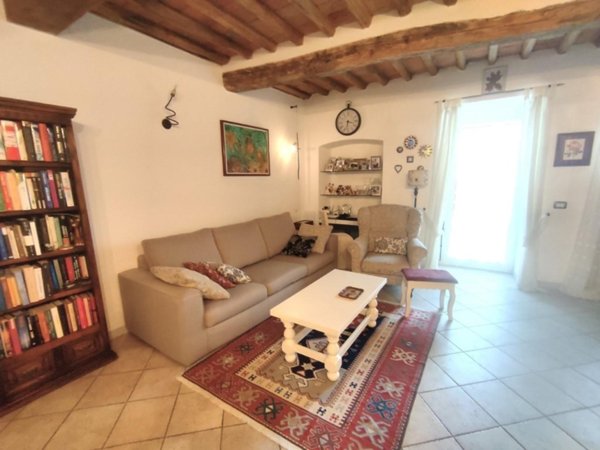 appartamento in vendita a Massa in zona Centro Storico