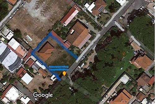 casa indipendente in vendita a Massa
