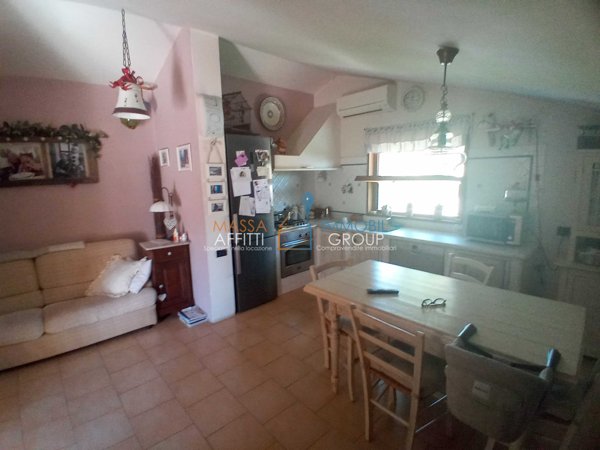 casa indipendente in vendita a Massa in zona Marina di Massa
