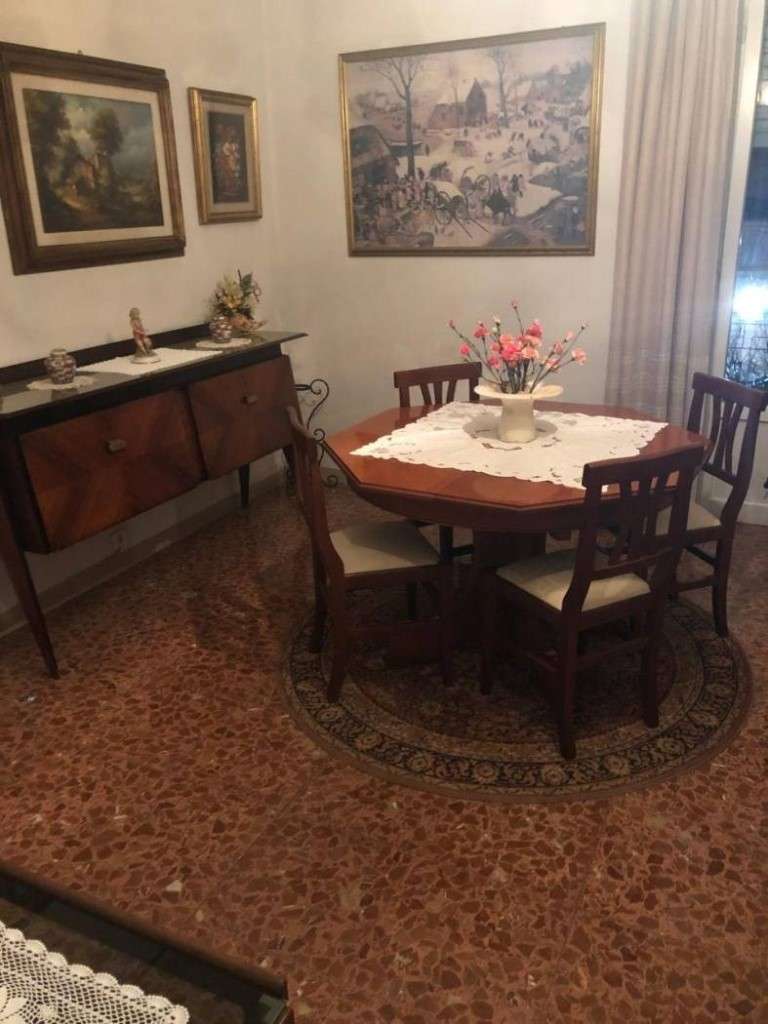 appartamento in vendita a Massa in zona Centro Storico