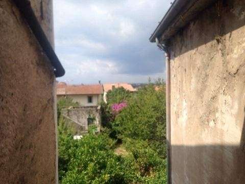 casa indipendente in vendita a Massa