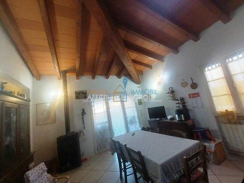 casa indipendente in vendita a Massa in zona Marina di Massa