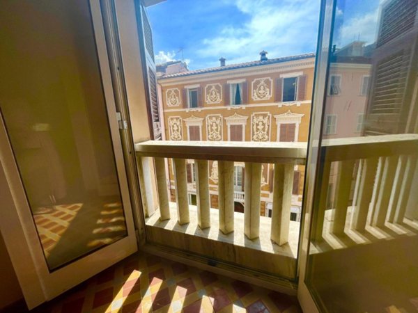 appartamento in vendita a Massa in zona Centro Storico