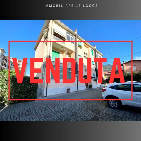 appartamento in vendita a Massa in zona Centro Storico