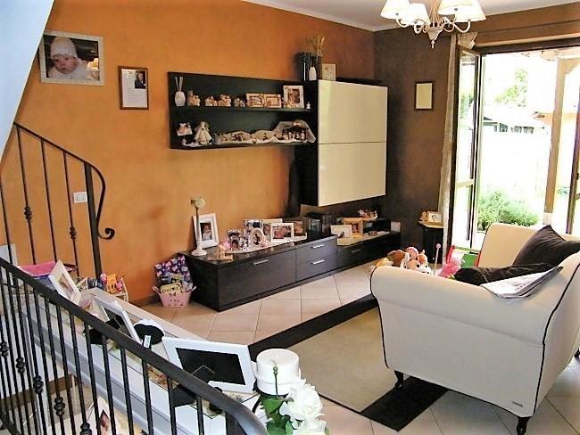 casa indipendente in vendita a Massa in zona Mirteto