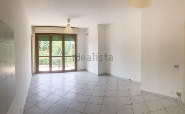 appartamento in vendita a Massa in zona Marina dei Ronchi