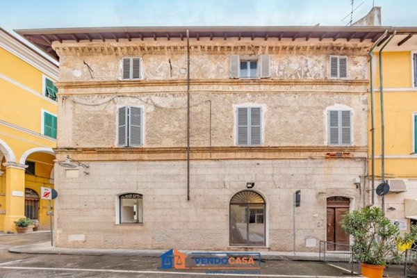 appartamento in vendita a Massa in zona Centro Storico