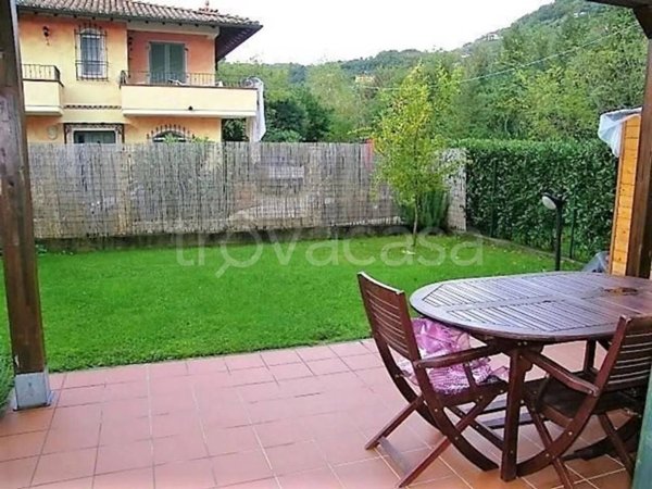 casa indipendente in vendita a Massa in zona Romagnano