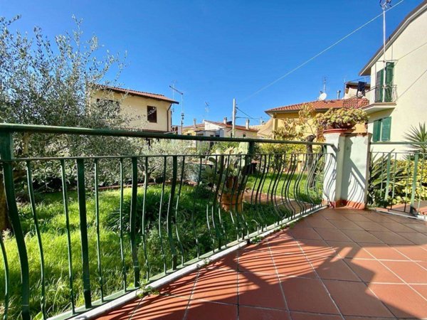appartamento in vendita a Massa in zona Centro Storico